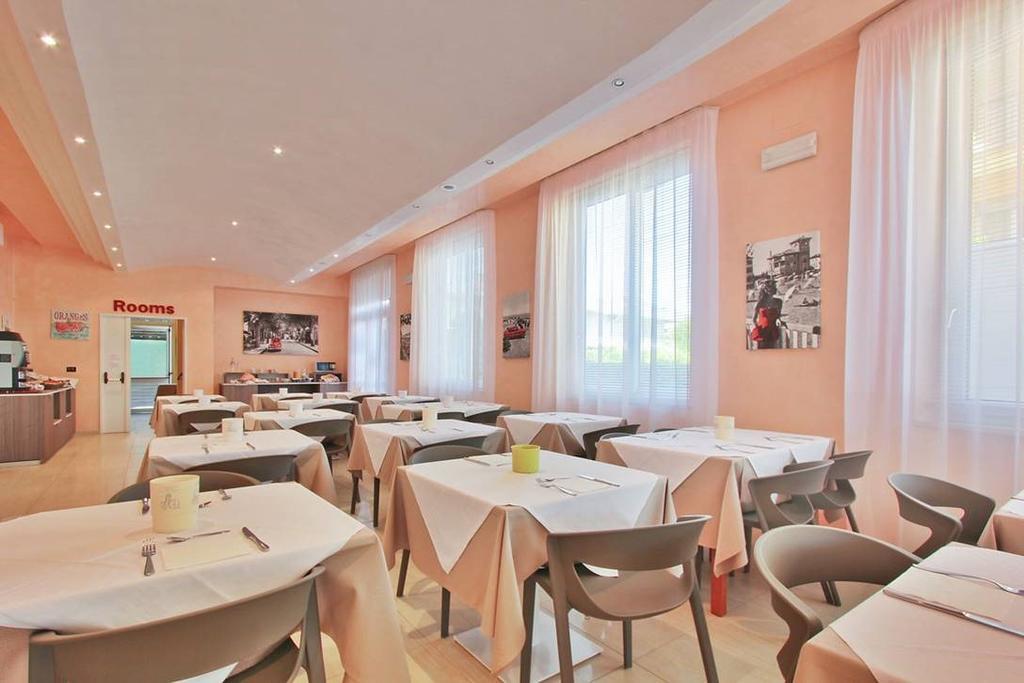 Hotel Carla Lignano Sabbiadoro Buitenkant foto