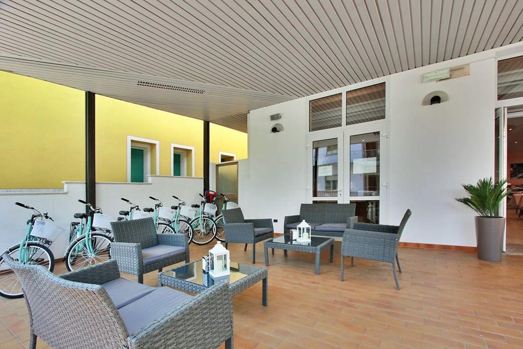 Hotel Carla Lignano Sabbiadoro Buitenkant foto